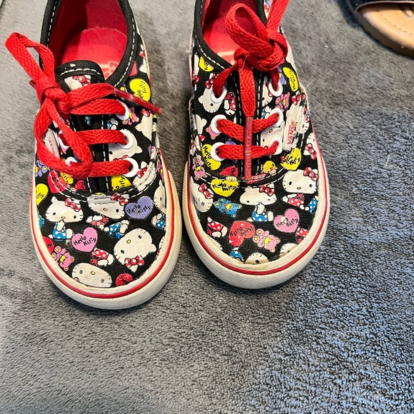Little girl hello kitty vans size 5 - Picture 1 of 5